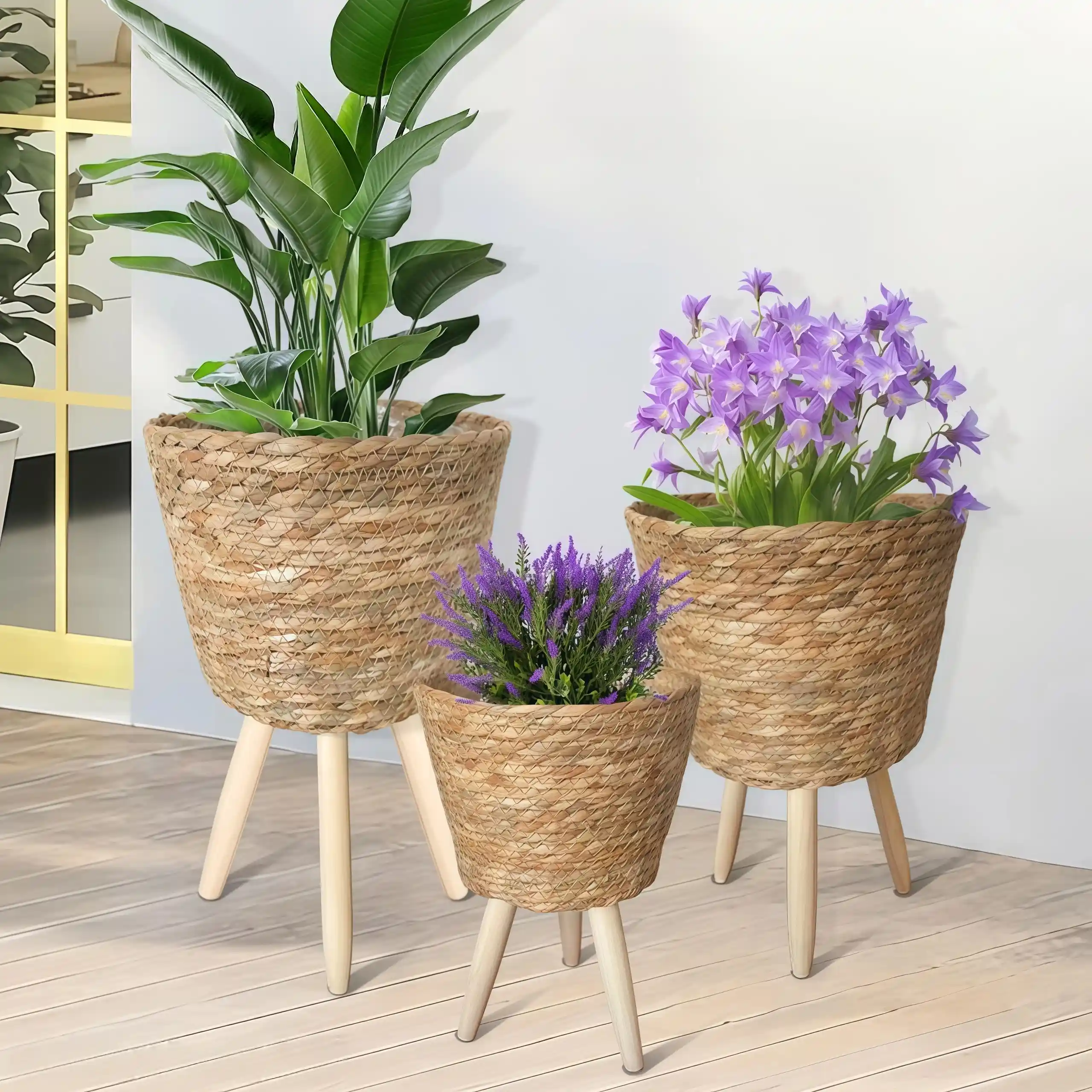 Natural seagrass plant stand with waterproof inner liner